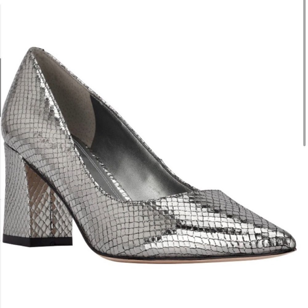 NWT Metallic Silver Marc Fisher Block Heels - Picture 2 of 2